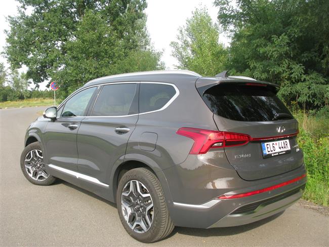 Test velkho SUV Hyundai Santa Fe PHEV v sedmimstnm proveden