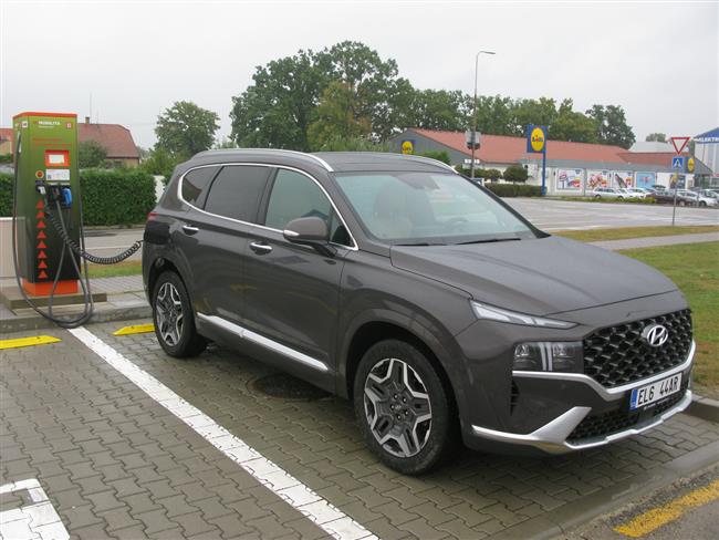 Test velkho SUV Hyundai Santa Fe PHEV v sedmimstnm proveden