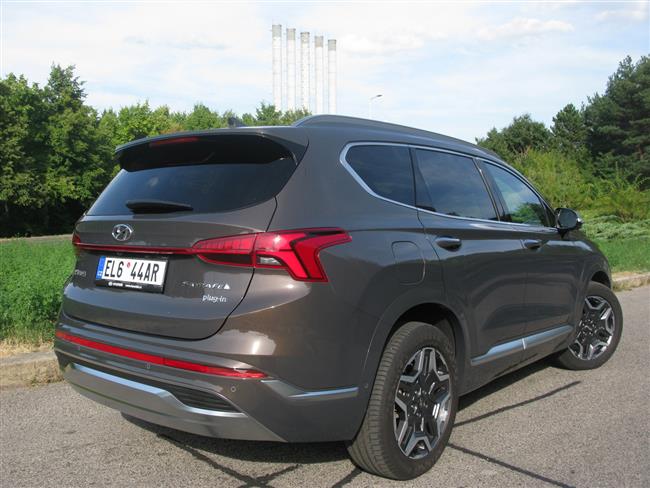 Test velkho SUV Hyundai Santa Fe PHEV v sedmimstnm proveden