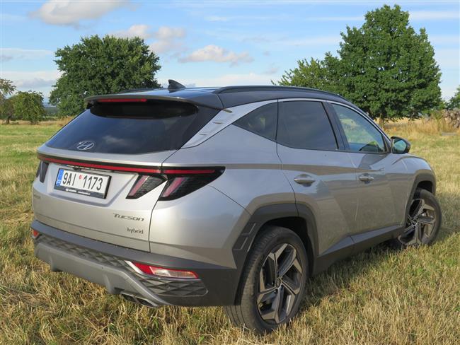 Test Hyundai Tucson s 1,6 benzínem hybrid předokolka