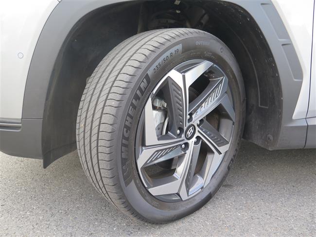 Test Hyundai Tucson s 1,6 benzínem hybrid předokolka