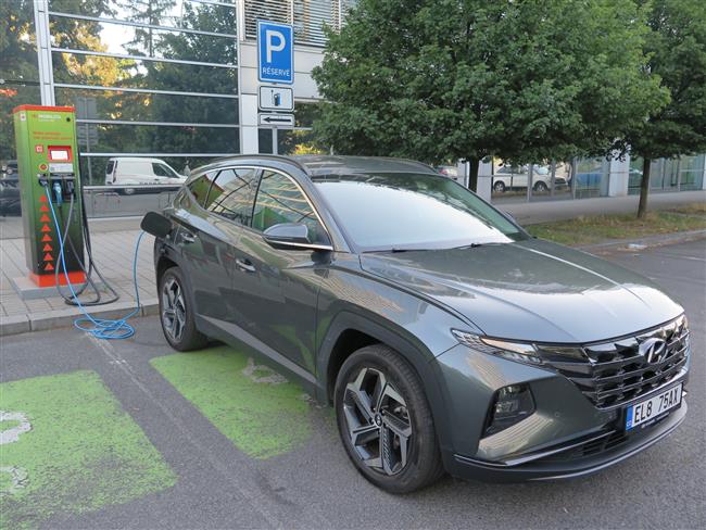 Test Hyundai Tucson s 1,6 benznem plug in hybrid ve tykolce