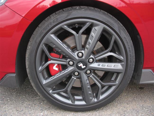 Test Hyundai i20 N sportovn verze s motorem 1,6 Turbo s manulem