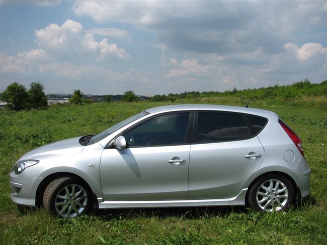 esk kompakt se silnm naftovm motorem 1,6 CRDI to je Hyundai i30 z Noovic