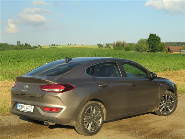 Test Hyundae i30 Fastback 1,5 Turbo mild hybrid