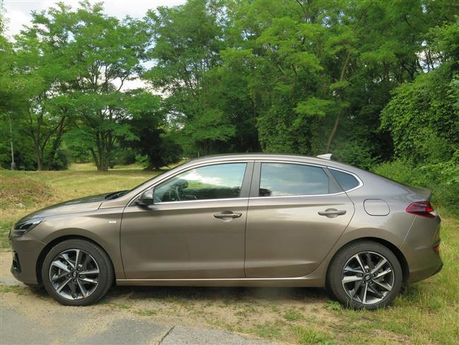 Test Hyundae i30 Fastback 1,5 Turbo mild hybrid