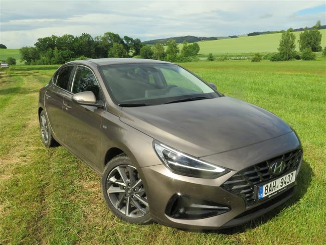 Test Hyundae i30 Fastback 1,5 Turbo mild hybrid