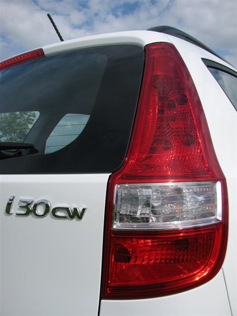 Rodinné české kombi s benzínovým motorem 1,6 to je Hyundai i30 CW