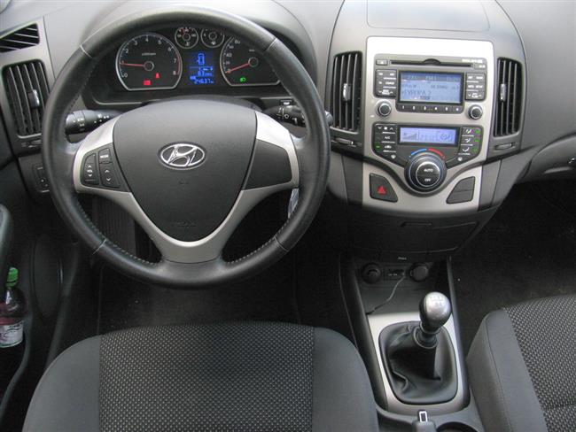 Rodinné české kombi s benzínovým motorem 1,6 to je Hyundai i30 CW