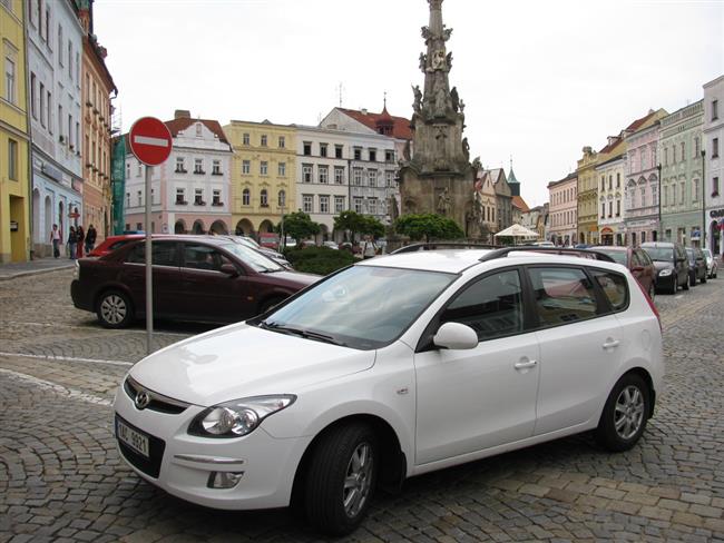 Rodinné české kombi s benzínovým motorem 1,6 to je Hyundai i30 CW