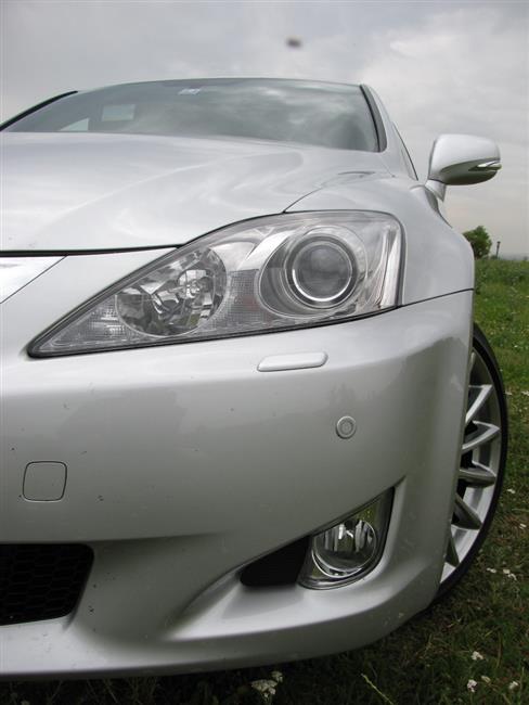 Test nejmenšího Lexusu - IS 250 se šestiválcem a 6-ti stupňovým automatem