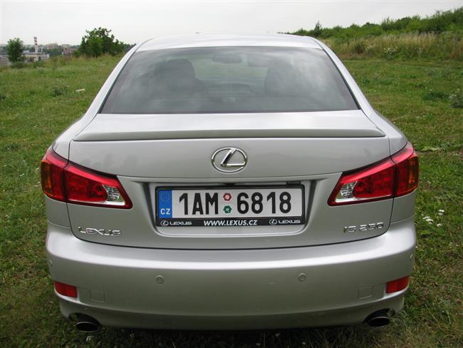Test nejmenšího Lexusu - IS 250 se šestiválcem a 6-ti stupňovým automatem