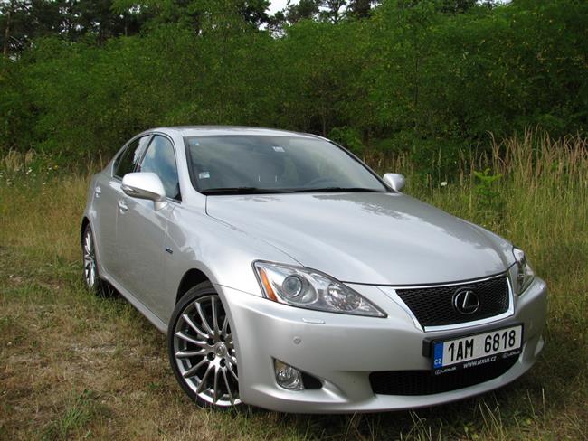 Test nejmenšího Lexusu - IS 250 se šestiválcem a 6-ti stupňovým automatem