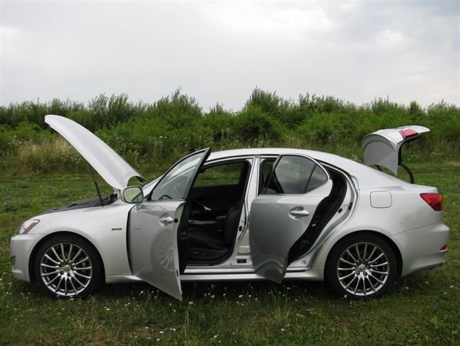 Test nejmenšího Lexusu - IS 250 se šestiválcem a 6-ti stupňovým automatem
