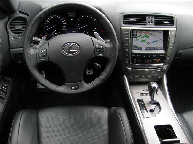 Test nejmenšího Lexusu - IS 250 se šestiválcem a 6-ti stupňovým automatem