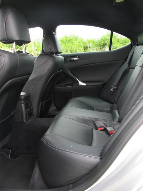 Test nejmenšího Lexusu - IS 250 se šestiválcem a 6-ti stupňovým automatem