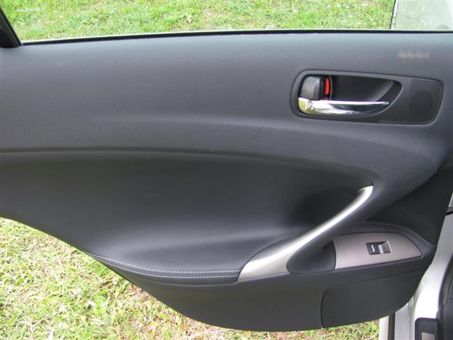 Test nejmenšího Lexusu - IS 250 se šestiválcem a 6-ti stupňovým automatem