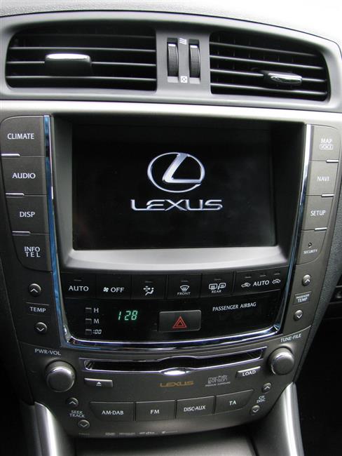Test nejmenšího Lexusu - IS 250 se šestiválcem a 6-ti stupňovým automatem