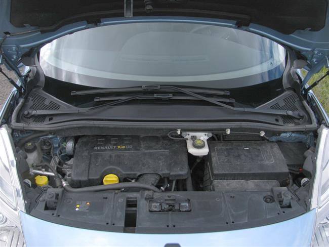 Test zakladatele středních MPV - Renault Scenic s turbomotorem 1,4 TCE