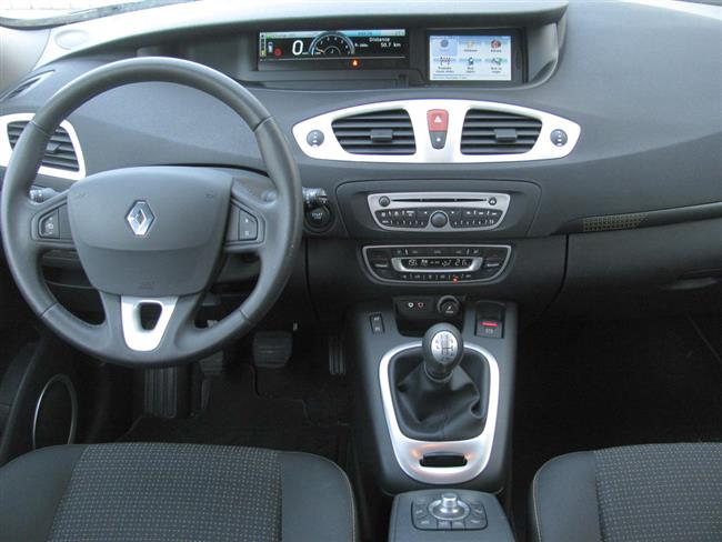 Test zakladatele stednch MPV - Renault Scenic s turbomotorem 1,4 TCE