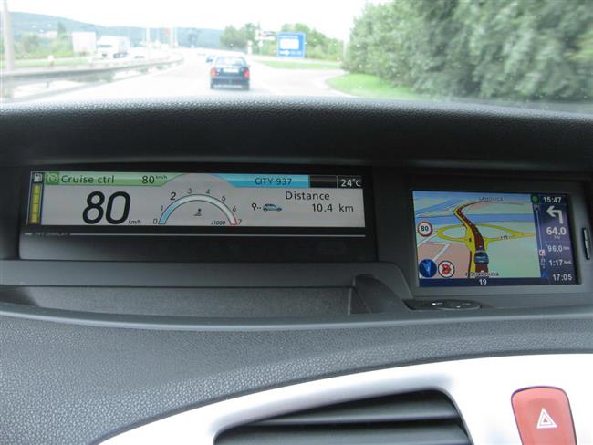 Test zakladatele středních MPV - Renault Scenic s turbomotorem 1,4 TCE