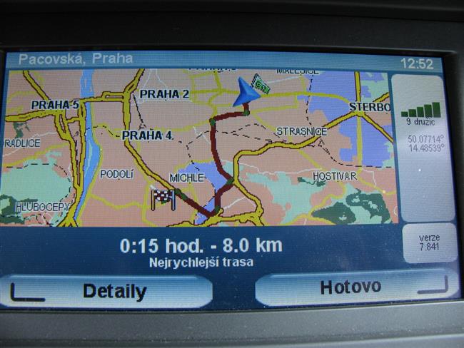 Test zakladatele středních MPV - Renault Scenic s turbomotorem 1,4 TCE