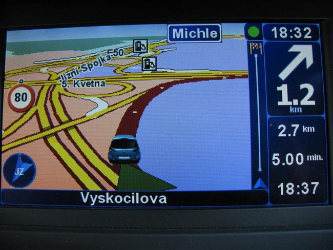 Test zakladatele středních MPV - Renault Scenic s turbomotorem 1,4 TCE