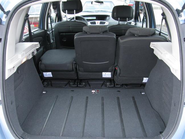 Test zakladatele středních MPV - Renault Scenic s turbomotorem 1,4 TCE