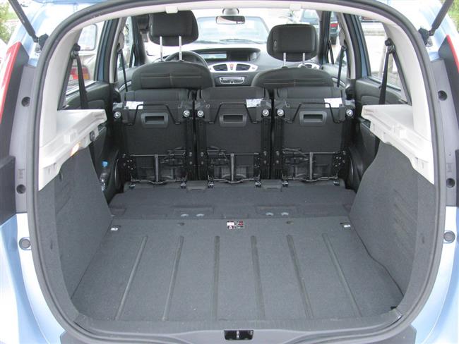 Test zakladatele středních MPV - Renault Scenic s turbomotorem 1,4 TCE