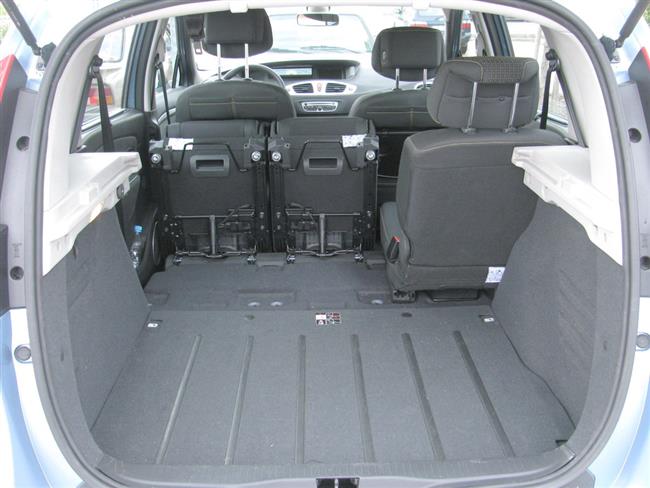 Test zakladatele středních MPV - Renault Scenic s turbomotorem 1,4 TCE