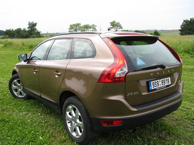 Redakční test SUV Volvo XC60 ve verzi Drive pouze s předním pohonem