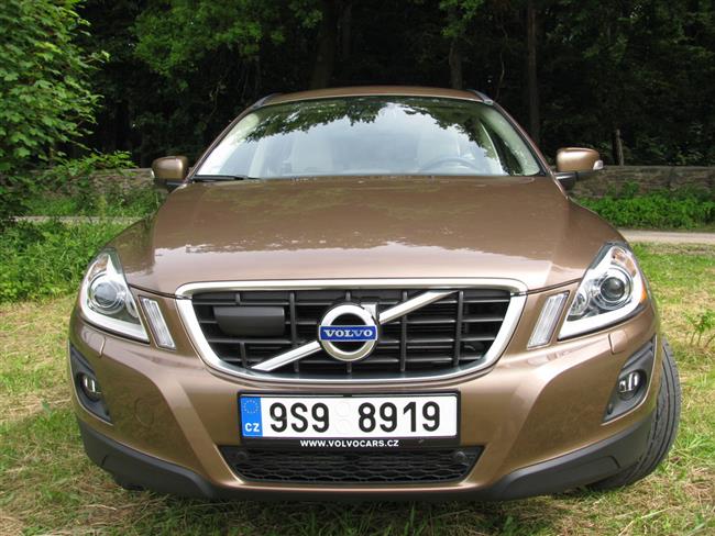 Redakční test SUV Volvo XC60 ve verzi Drive pouze s předním pohonem