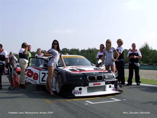 PCMO 2009 :  tříhodinová bitva se s Ferrari 360 posádce  Dolák, Vacík, Baran celkem povedla.