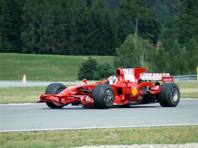Ferrari Racing Days Brno 2009 - M. Gen  objektivem Jardy Mareka