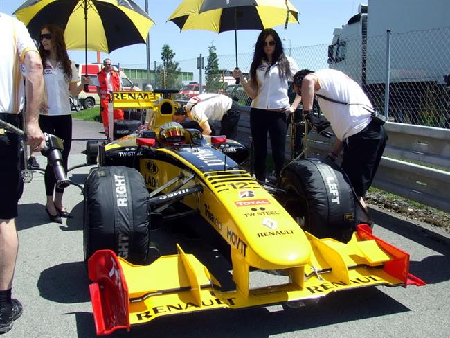 Formule Renault v Brn 2010 a exhibice F1 objektivem Jardy Mareka