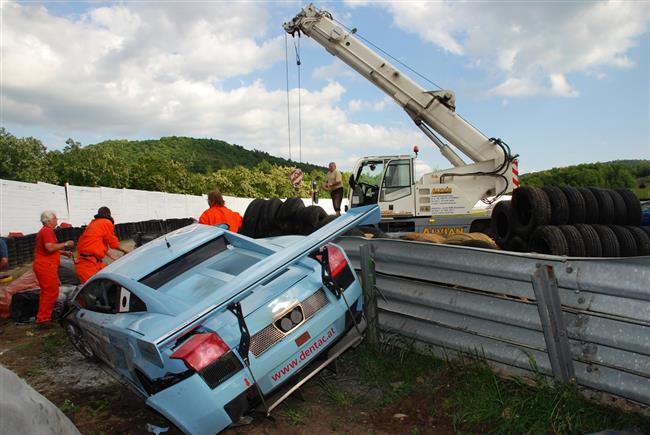Jarn Most 2009, nsledky havarie Lamborghini pi 3hodinovce, foto Pavel Doua