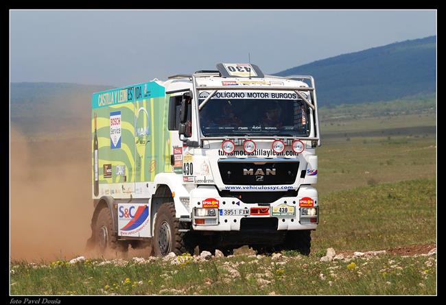 Rally Tunesia 2008 - Tomeek i po ptm dnu v ele mezi  kaminy !!