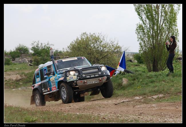 Baja Portalegre - den prvn . Na startu se premirov objev i Mitsubishi Racing Lancer