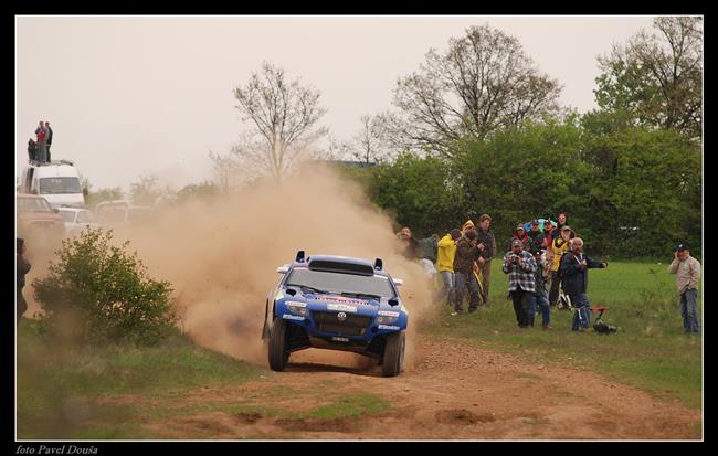 Baja Portalegre - den prvn . Na startu se premirov objev i Mitsubishi Racing Lancer