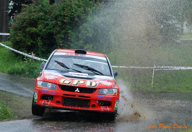 Navrátilec do soutěží David Komárek i  Igor Drotár v desítce na Horácké rallye 2009