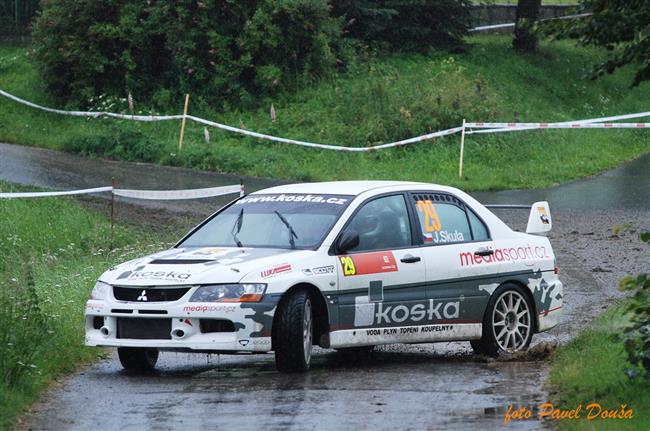Navrátilec do soutěží David Komárek i  Igor Drotár v desítce na Horácké rallye 2009