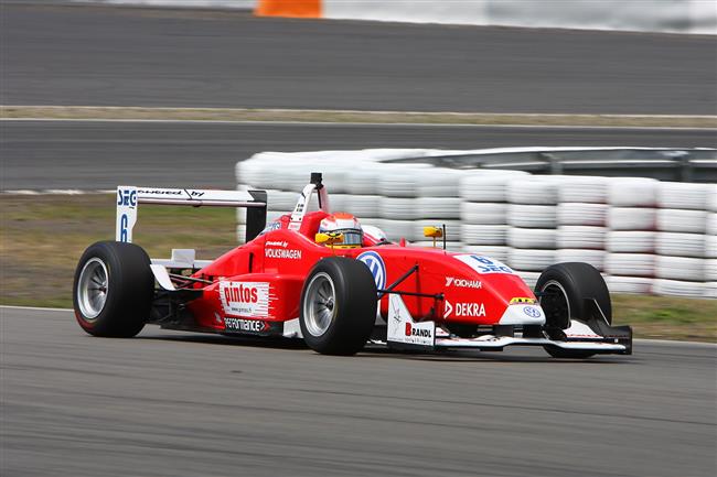 Formule 3 na Nrburgringu objektivem Pavla Pustjovskho