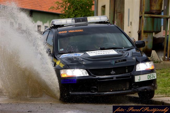 73 soutnch posdek. v cli Rallye Jesenky. Prvn Kresta, vborn stbrn Jake