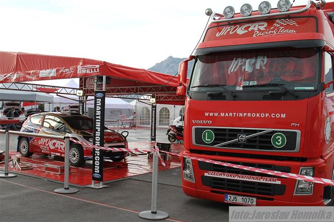 Pr dn ped startem Rallye Monte Carlo je MS v rallye bez promotra....