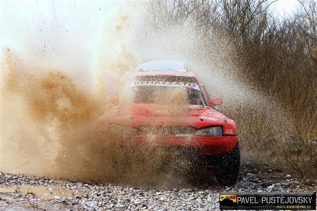 30. ronk OiLibya Rallye de Tunisie 2011 komplikuje psen boue nad Saharou