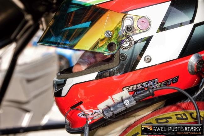 Ferrari a gétečka na brněnském okruhu při Superstars pohledem Pavla Pustějovského