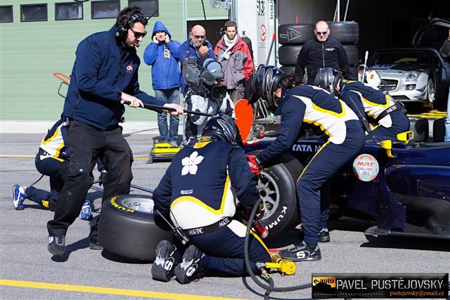 GP2,Porsche cup a Clio cup na brnnskm autodromu,objektivem Pavla Pustjovskho