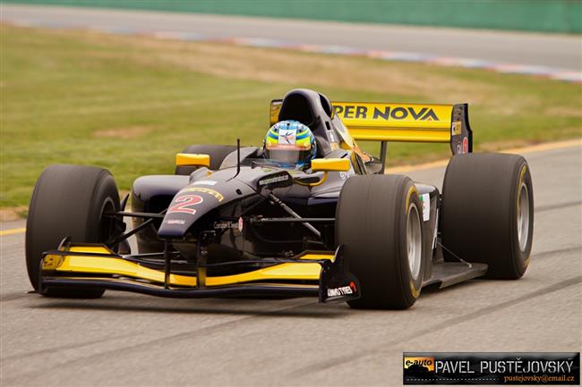 GP2,Porsche cup a Clio cup na brněnském autodromu,objektivem Pavla Pustějovského