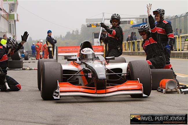 GP2,Porsche cup a Clio cup na brnnskm autodromu,objektivem Pavla Pustjovskho