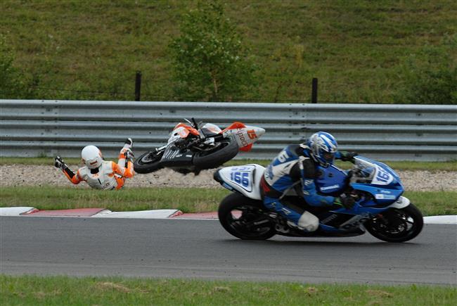 CRASH Viktor DUŠEK Alpe Adria Most 2011 foto Luboš NOVOSÁD